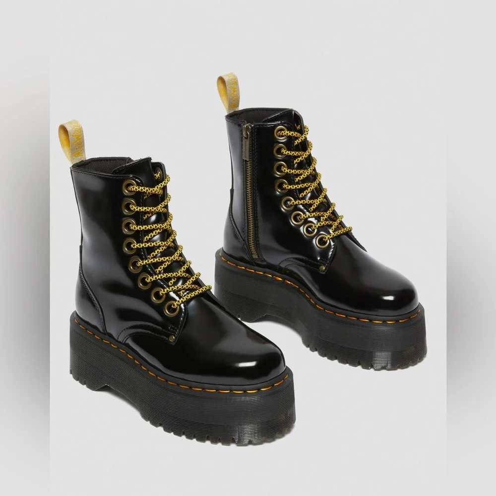 NWOB Dr. Martens Jadon Vegan Patent Leather Max Platform Lace Up Boots Sz 7 L